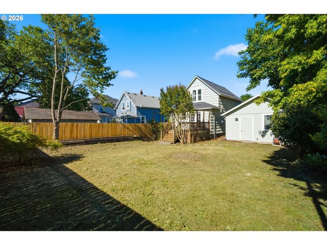 3807 Ne GRAND Ave, Portland, OR 97212