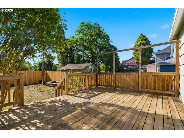 3807 Ne GRAND Ave, Portland, OR 97212