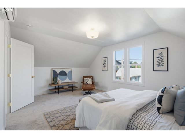 3807 Ne GRAND Ave, Portland, OR 97212