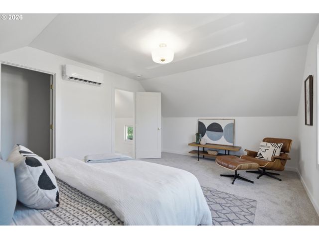 3807 Ne GRAND Ave, Portland, OR 97212