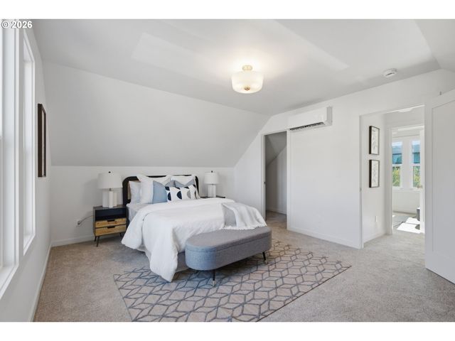 3807 Ne GRAND Ave, Portland, OR 97212