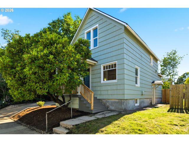 3807 Ne GRAND Ave, Portland, OR 97212