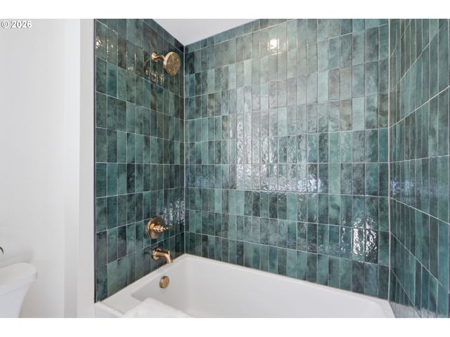3807 Ne GRAND Ave, Portland, OR 97212
