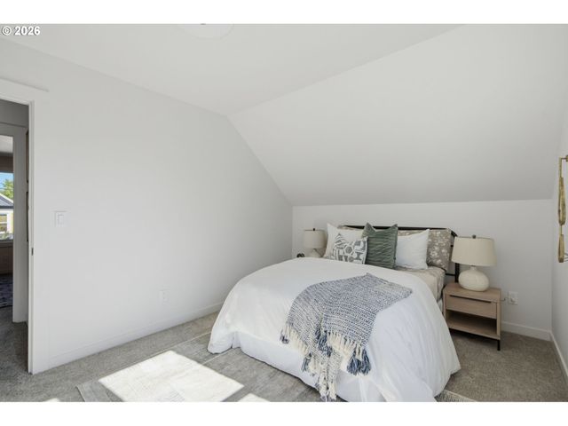 3807 Ne GRAND Ave, Portland, OR 97212