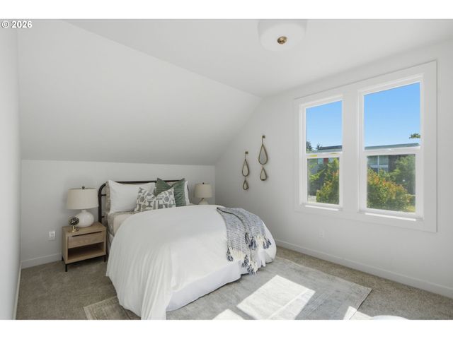 3807 Ne GRAND Ave, Portland, OR 97212