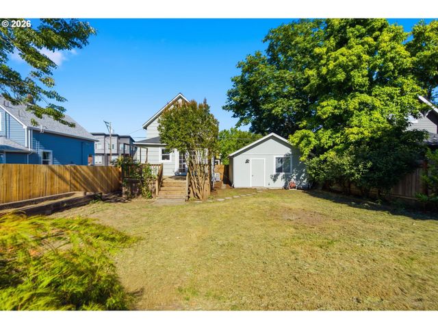 3807 Ne GRAND Ave, Portland, OR 97212