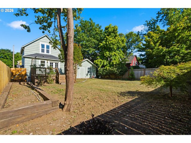 3807 Ne GRAND Ave, Portland, OR 97212