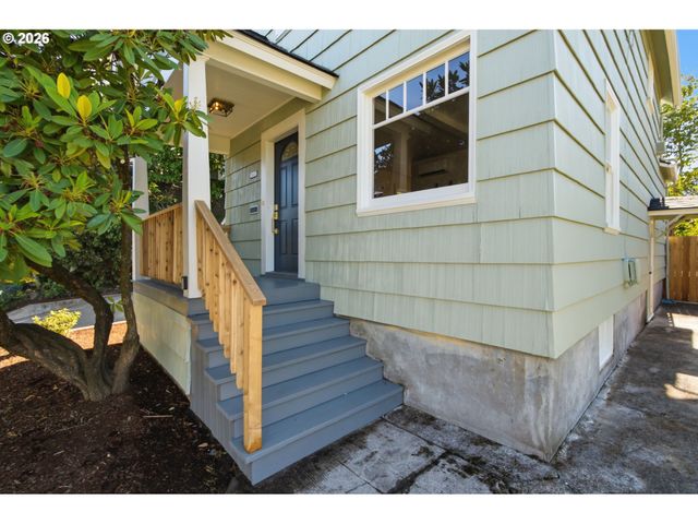 3807 Ne GRAND Ave, Portland, OR 97212