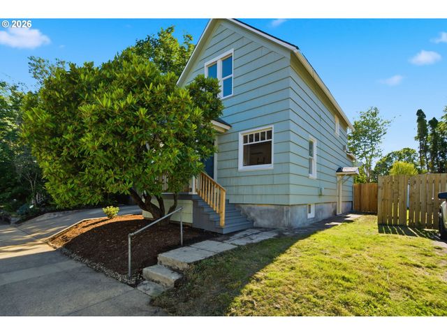3807 Ne GRAND Ave, Portland, OR 97212