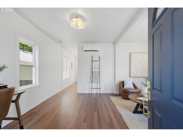 3807 Ne GRAND Ave, Portland, OR 97212