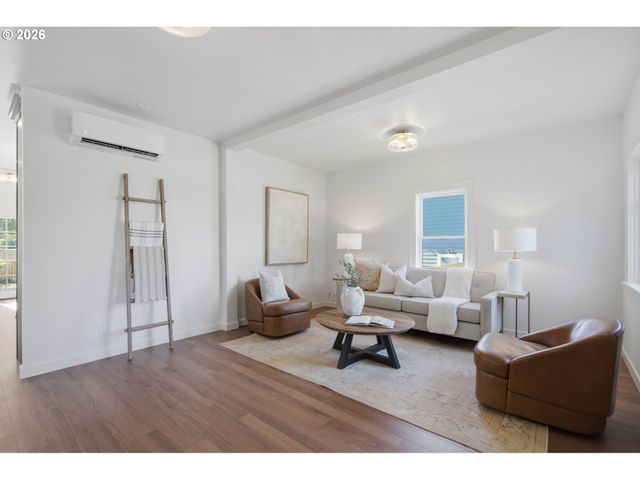 3807 Ne GRAND Ave, Portland, OR 97212