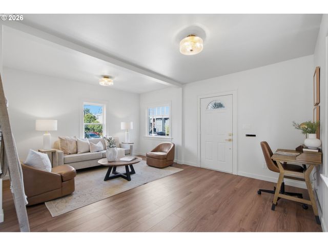 3807 Ne GRAND Ave, Portland, OR 97212