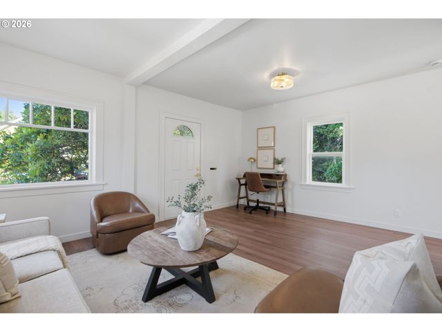 3807 Ne GRAND Ave, Portland, OR 97212