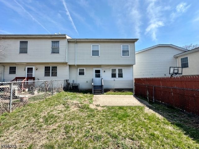83 Magnolia St, Newark City, NJ 07108