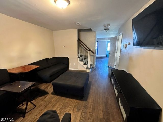 83 Magnolia St, Newark City, NJ 07108