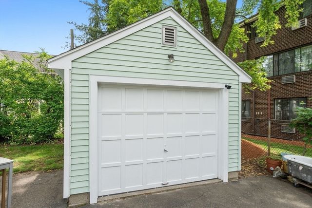 68 Brooks Ave, Newton, MA 02460