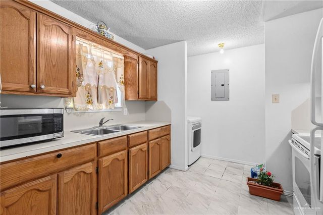 703 W Dove Avenue, Pharr, TX 78577