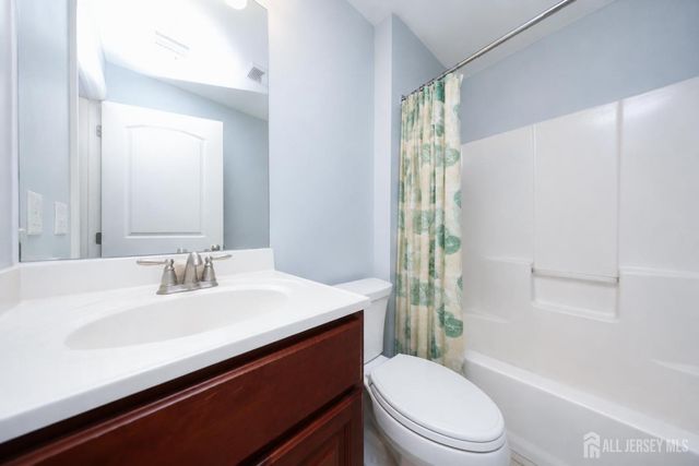 140 Twilight Avenue, Keansburg, NJ 07734