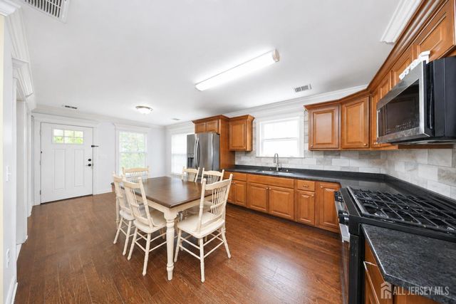 140 Twilight Avenue, Keansburg, NJ 07734