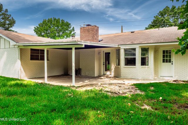 18 Crossgates Drive, Brandon, MS 39042