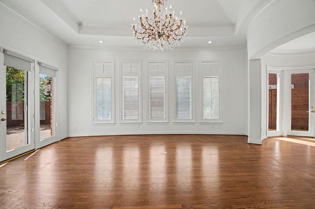 58 W Terrace Drive, Houston, TX 77007