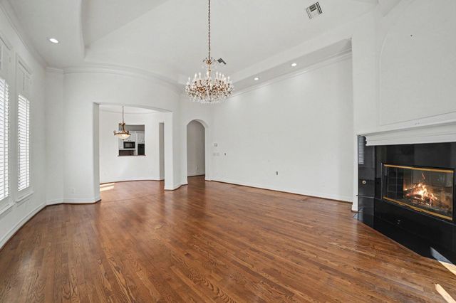 58 W Terrace Drive, Houston, TX 77007