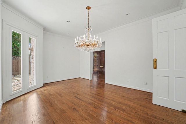 58 W Terrace Drive, Houston, TX 77007