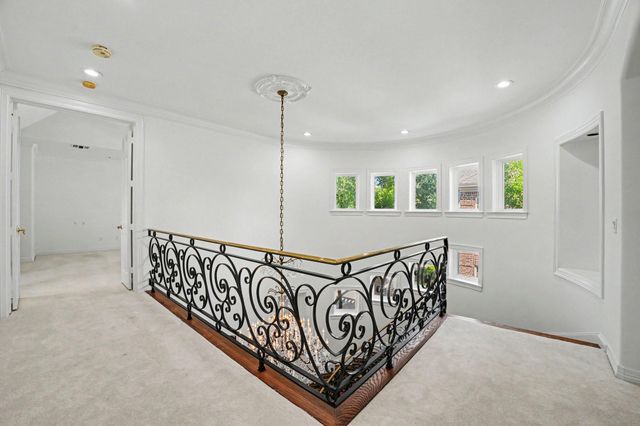 58 W Terrace Drive, Houston, TX 77007