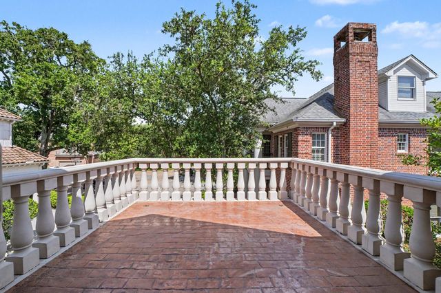 58 W Terrace Drive, Houston, TX 77007