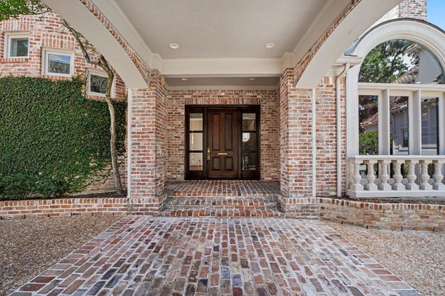 58 W Terrace Drive, Houston, TX 77007