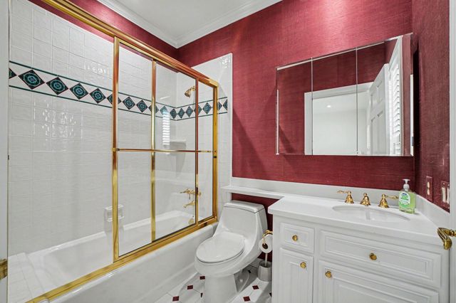 58 W Terrace Drive, Houston, TX 77007