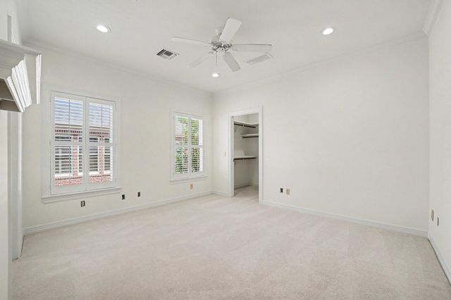 58 W Terrace Drive, Houston, TX 77007