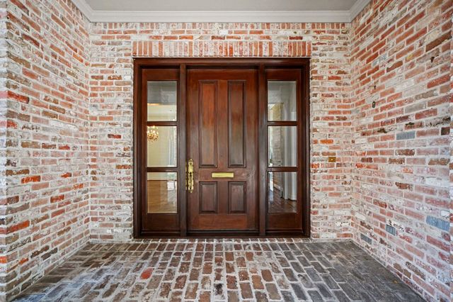 58 W Terrace Drive, Houston, TX 77007