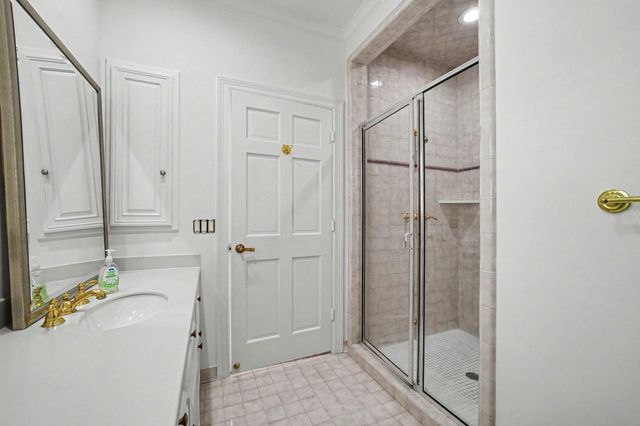 58 W Terrace Drive, Houston, TX 77007