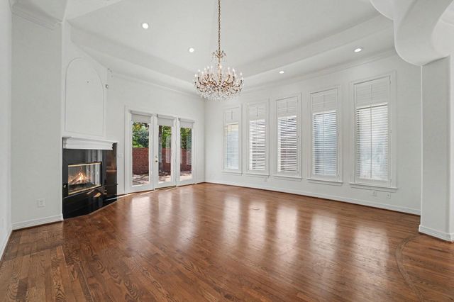 58 W Terrace Drive, Houston, TX 77007