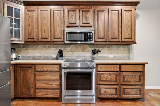 125 Miramar Circle, Weatherford, TX 76085