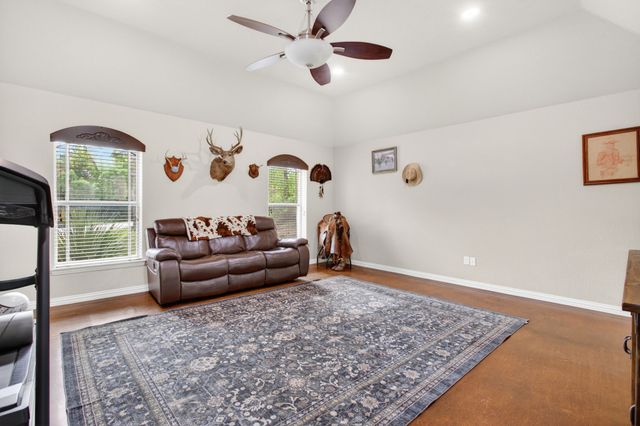 125 Miramar Circle, Weatherford, TX 76085