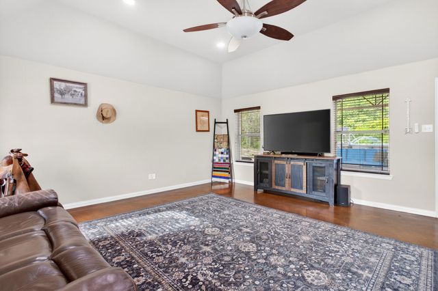 125 Miramar Circle, Weatherford, TX 76085