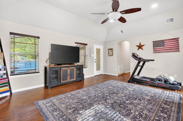 125 Miramar Circle, Weatherford, TX 76085