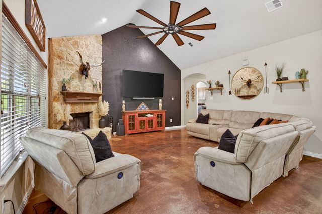 125 Miramar Circle, Weatherford, TX 76085