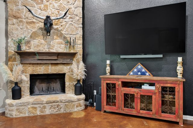 125 Miramar Circle, Weatherford, TX 76085