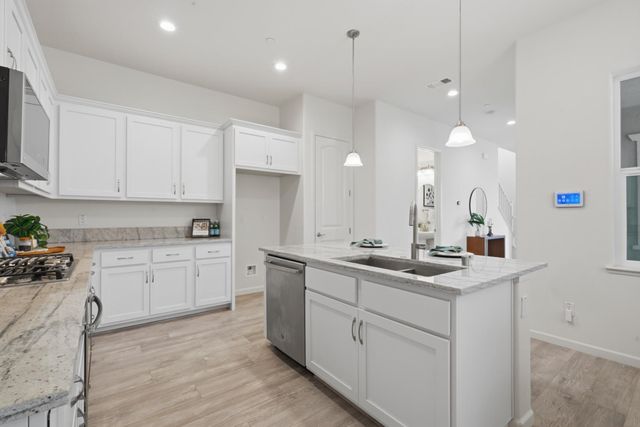 207 Alboran Sea Cir, Sacramento, CA 95834