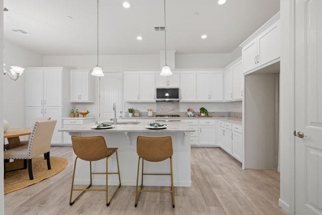 207 Alboran Sea Cir, Sacramento, CA 95834