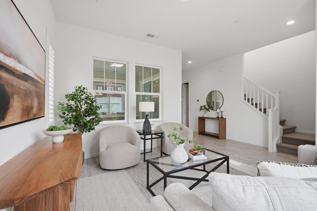 207 Alboran Sea Cir, Sacramento, CA 95834