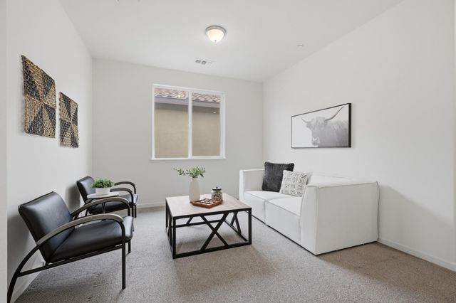 207 Alboran Sea Cir, Sacramento, CA 95834