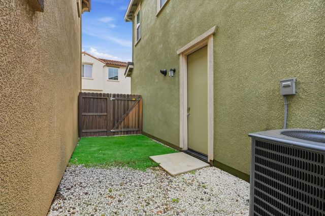 207 Alboran Sea Cir, Sacramento, CA 95834