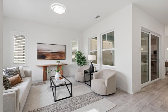 207 Alboran Sea Cir, Sacramento, CA 95834