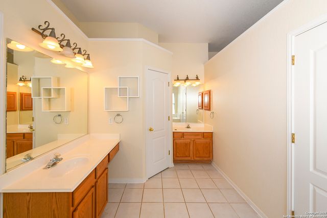 26048 stone, San Antonio, TX 78260
