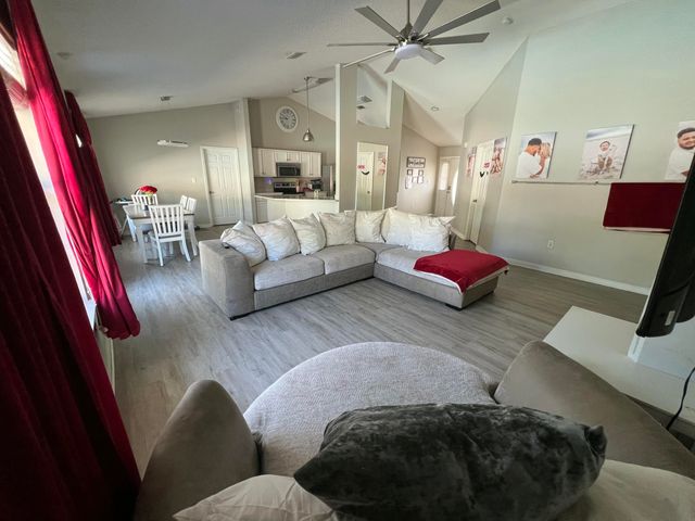 9726 Parker Lake Circle, Navarre, FL 32566