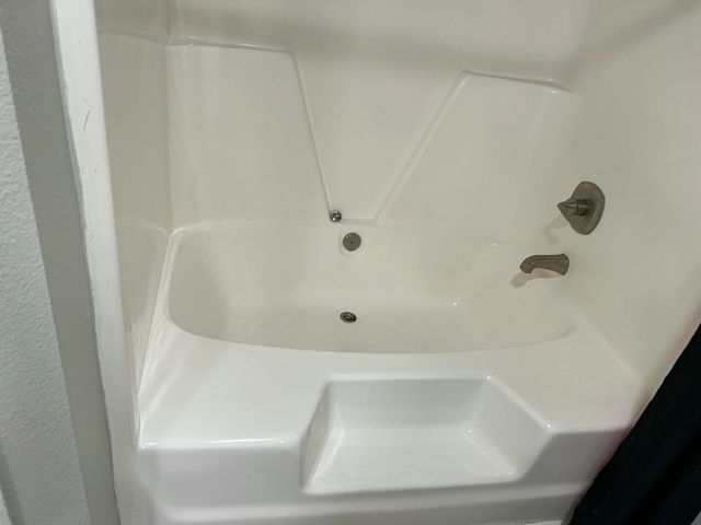 9726 Parker Lake Circle, Navarre, FL 32566